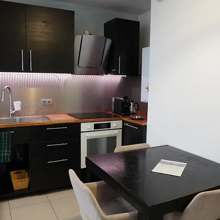 Au Pre Apartment *